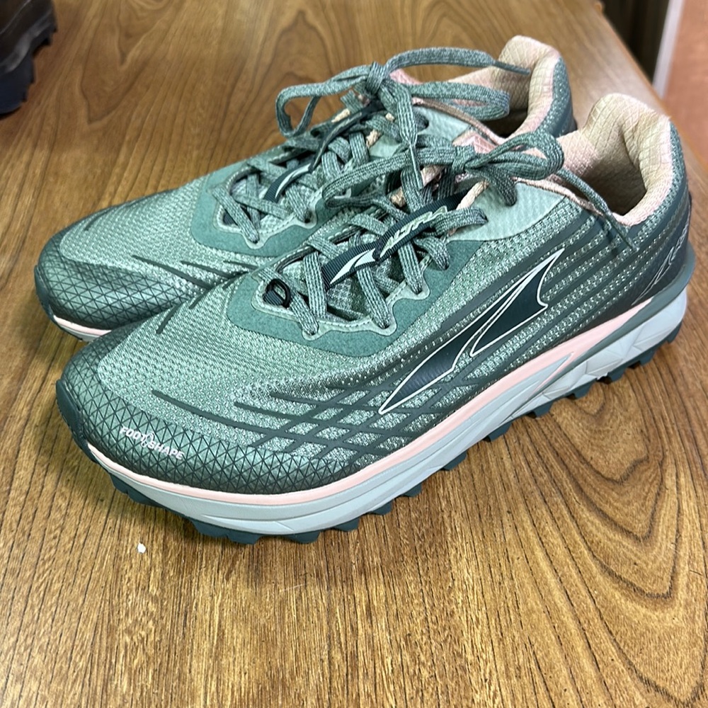 Altra Women’s Trail Running Shoes Size 11